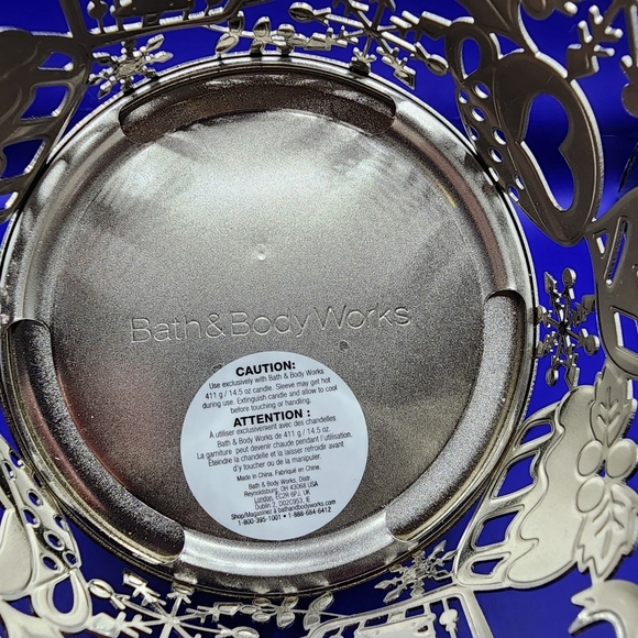 Bath & Body Works Holiday Tea Party Winter Snowflakes 3 Wick Candle Holder - Picture 4 of 5